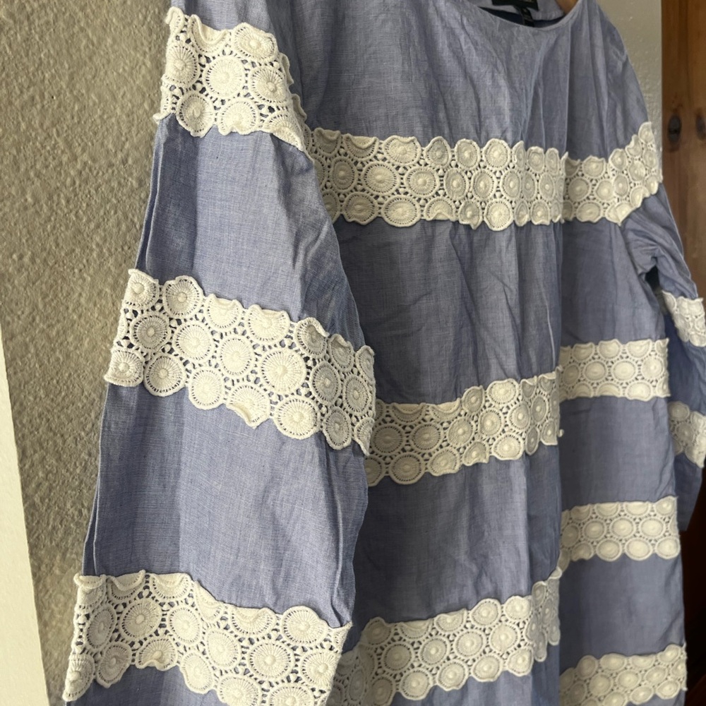 Banana Republic SZ Medium Lace Stripe Blouse Top Blue Chambray 3/4 Sleeve - Picture 6 of 16